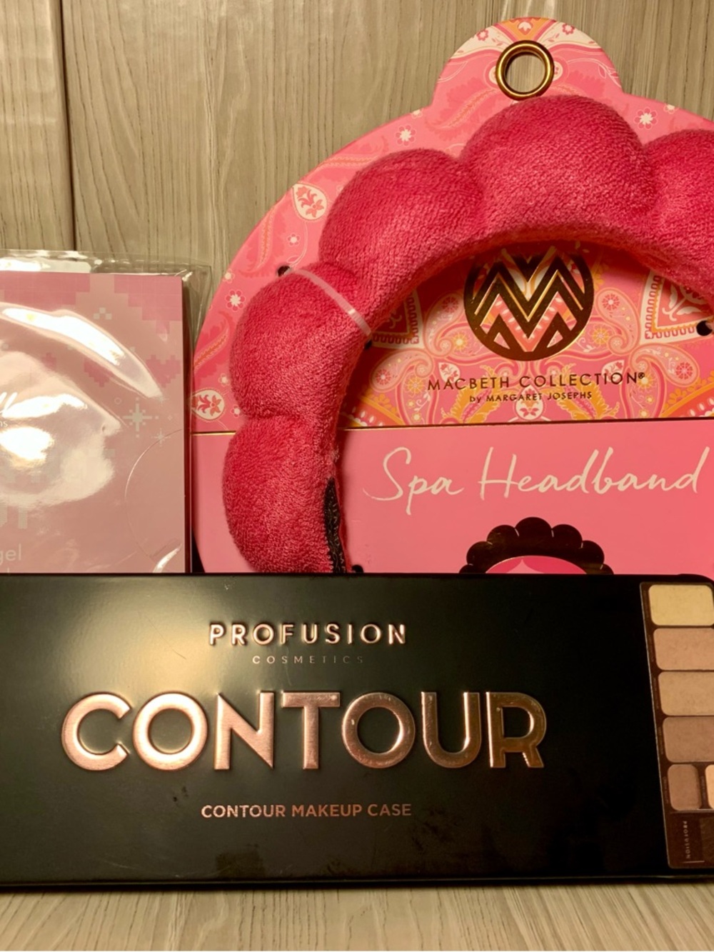 Profusion Cosmetics Contour Makeup Case with Pink Spa Headband and lip mask